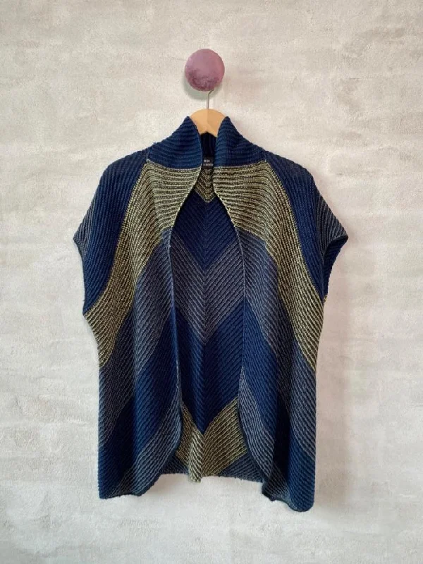 Blues vest by Hanne Falkenberg, knitting pattern Athletic Women's 