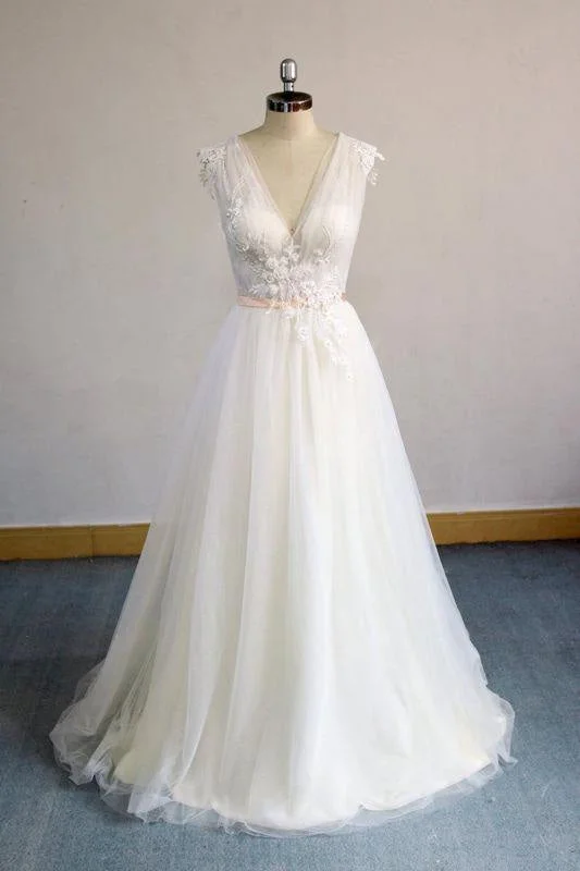 Bridelily Awesome Appliques V-neck Tulle Wedding Dress Preppy Women's College