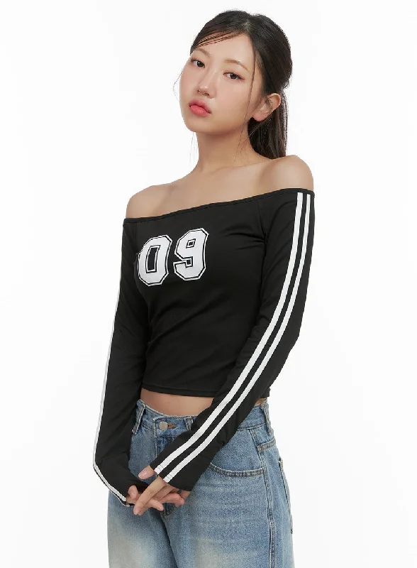 Lettering Off-Shoulder Crop Top CS405 Monochromatic Office Style