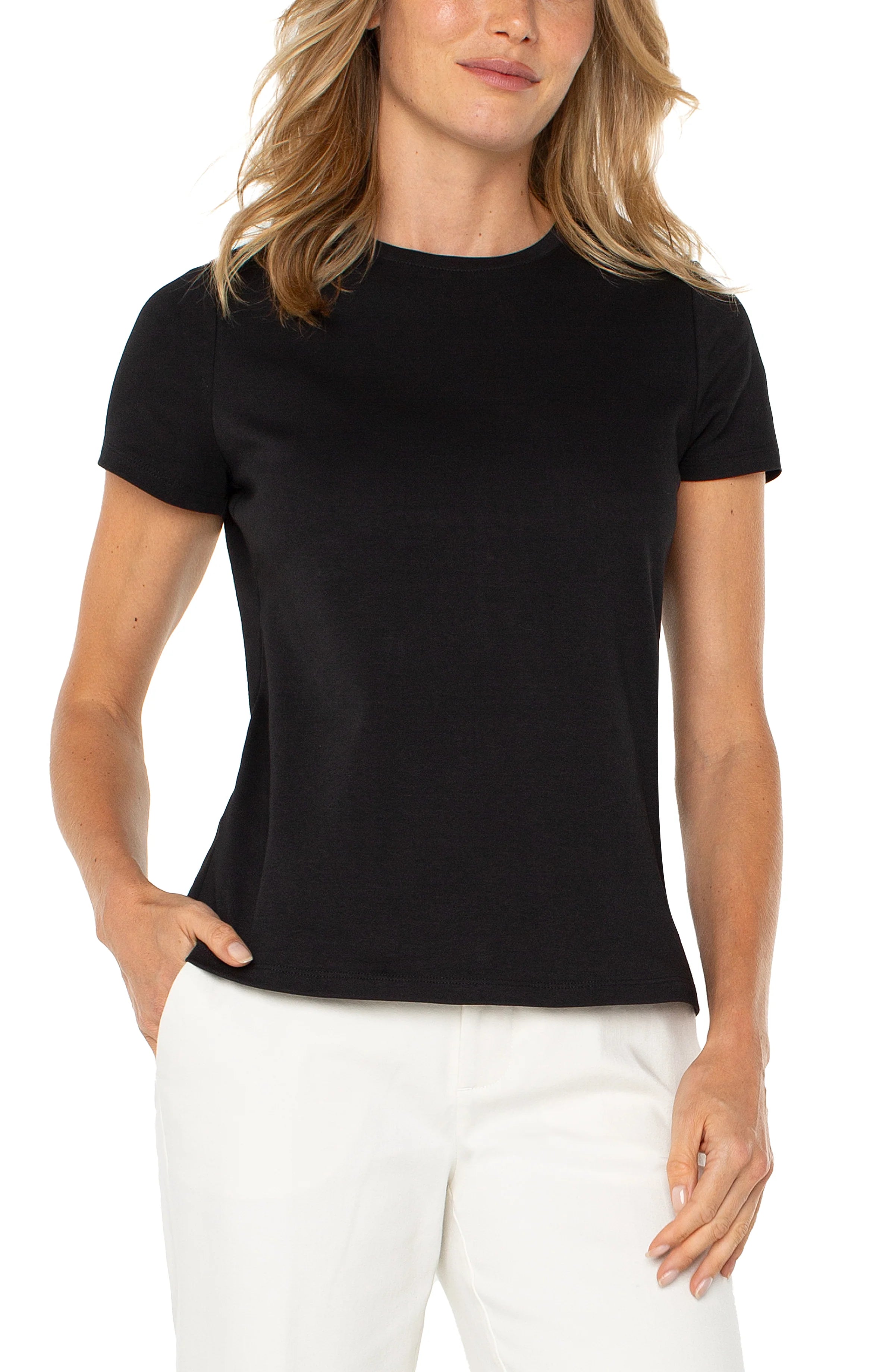 Short Sleeve Crewneck Knit Tee in Black Artistic Women's Avant - 