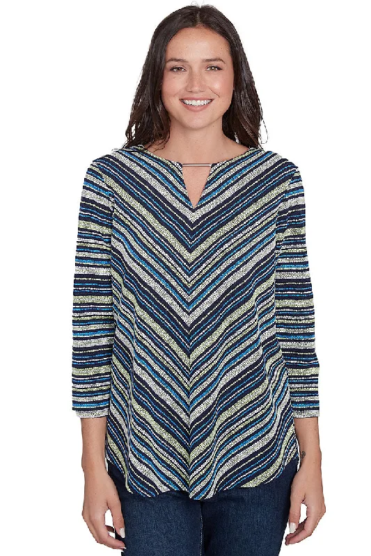 Petite Resort Ready Chevron Split Neck Top Confident Women's High - fashion