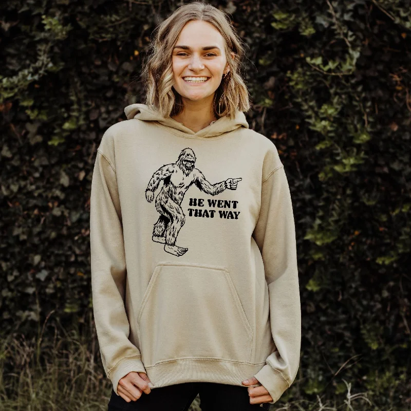 Bigfoot Pointing 'He Went That Way' Sasquatch Sweatshirt Men and Women *UNISEX FIT* Cool Women's Distressed Bigfoot Pointing 'He Went That Way' Sasquatch Sweatshirt Men and Women *UNISEX FIT* Cool Women's Distressed
