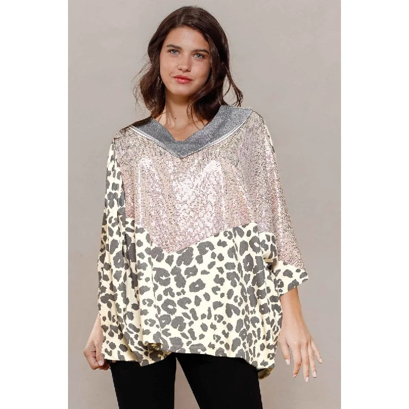 Trendy Multi-Print Oversized Top with V-Neckline – Bold & Stylish Statement Sleek Women's 