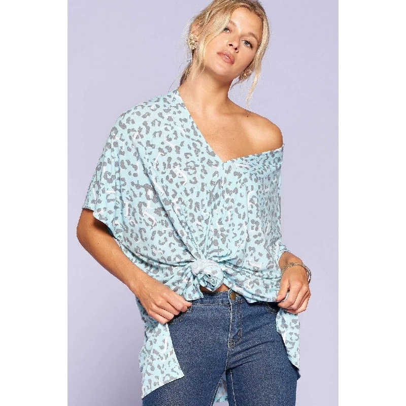 One Size Leopard And Letter Printed Knit Top with V-Neckline Athletic Women's 